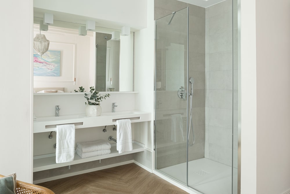 Фото Mylu Suites by Puerta Catedral