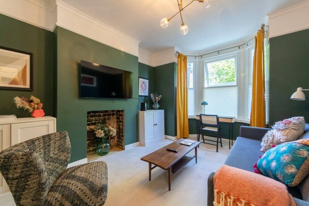 Фото Charming 1 Bedroom Apartment in Shepherds Bush With Patio Area