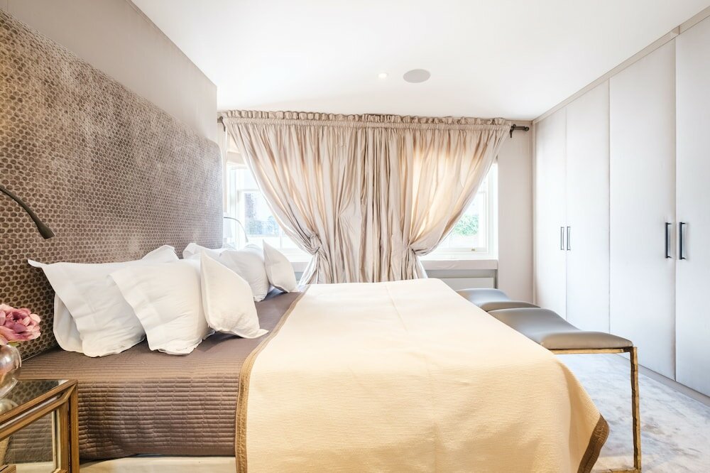 Фото Luxury Home with 3 Bed 2 Bath in London