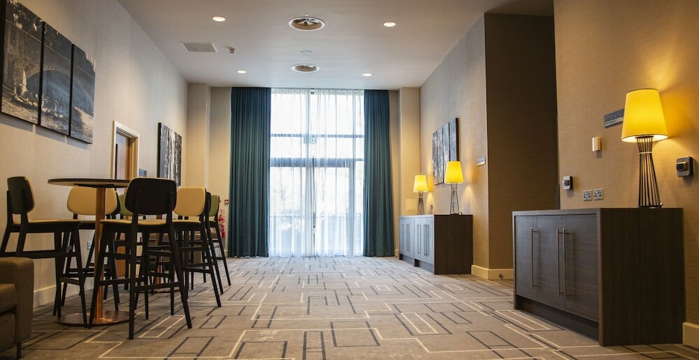 Фото Hilton Garden Inn Abingdon Oxford