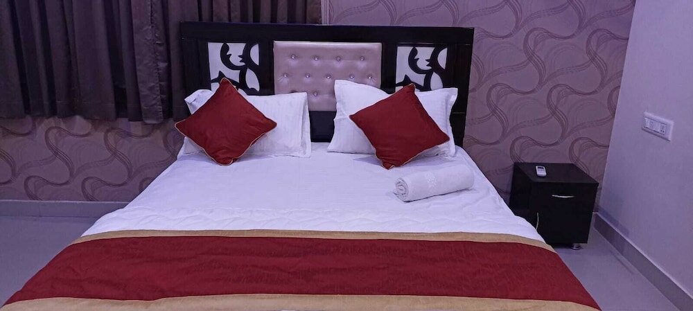 Фото Urban Stay Adams Service Apartment