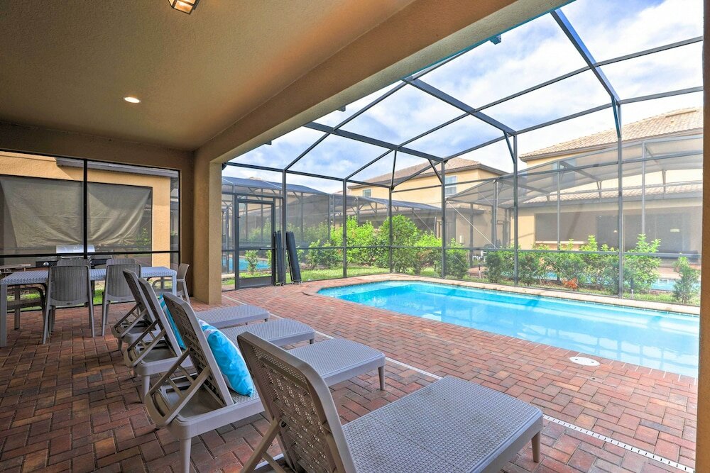 Фото Upscale Kissimmee Retreat