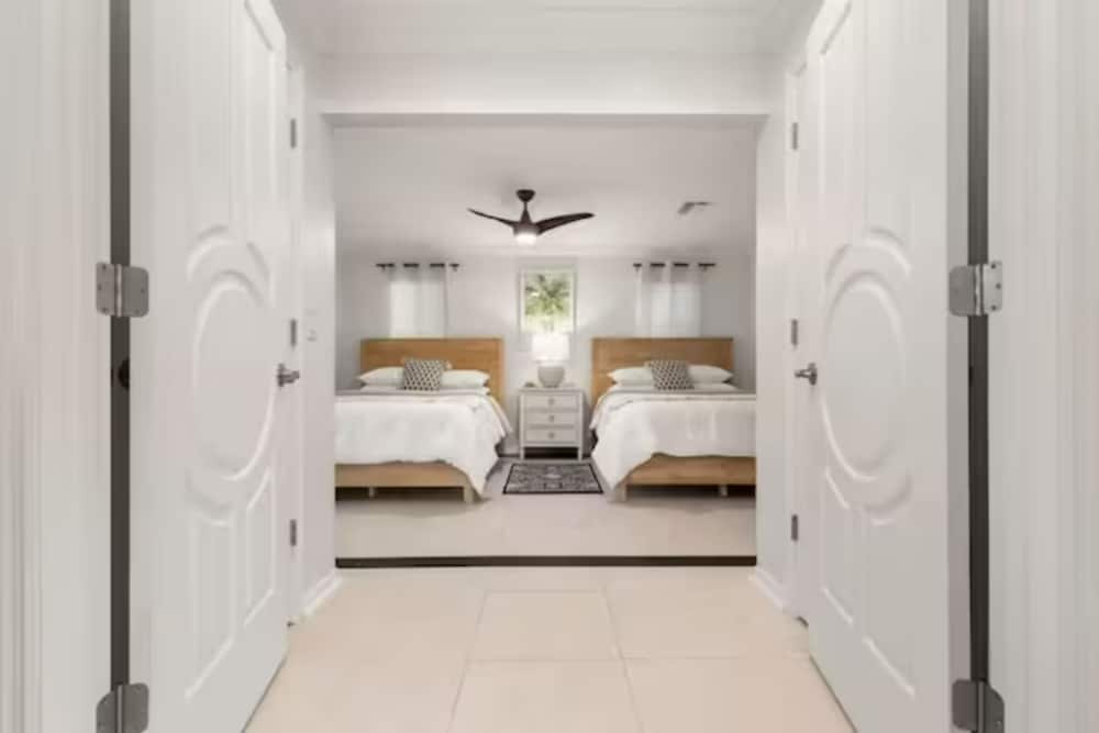 Фото Experience The Ultimate in Luxury Living