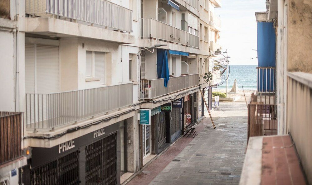 Фото Apartamentos Montserrat