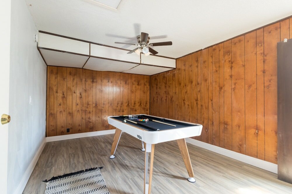 Фото Sleeps 6 Hot Tub Fenced Yard Cozy Chic