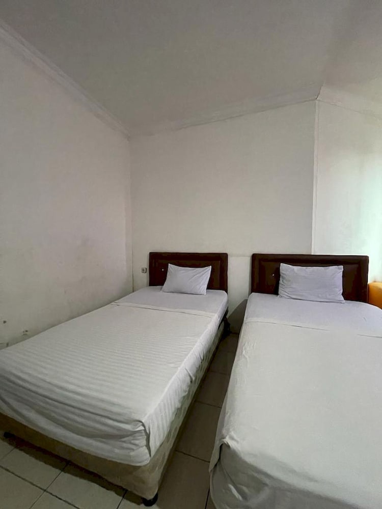 Фото Oyo 92463 Deli Hotel Medan