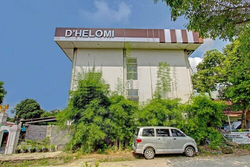Гостиница Super Oyo Collection O 90253 DHelomi в Депоке