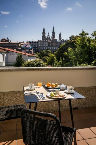 Гостиница Pousadas de Compostela Pombal в Сантьяго-де-Компостела