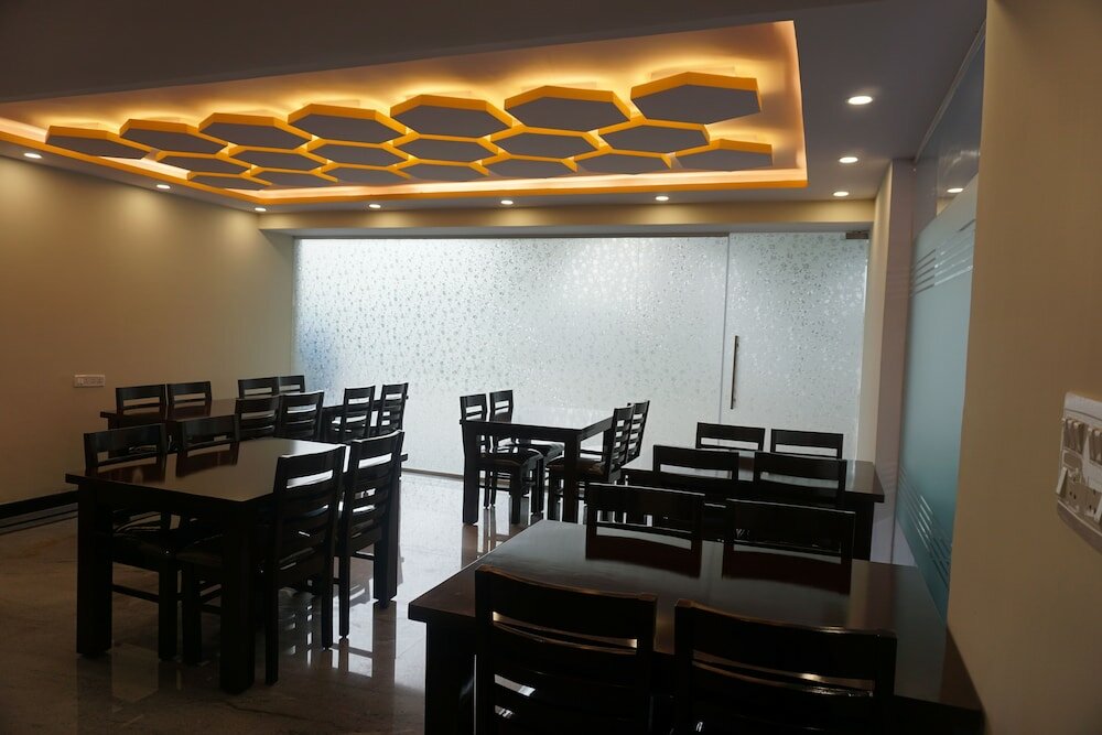 Фото Zenith Hotels Hebbal Bangalore