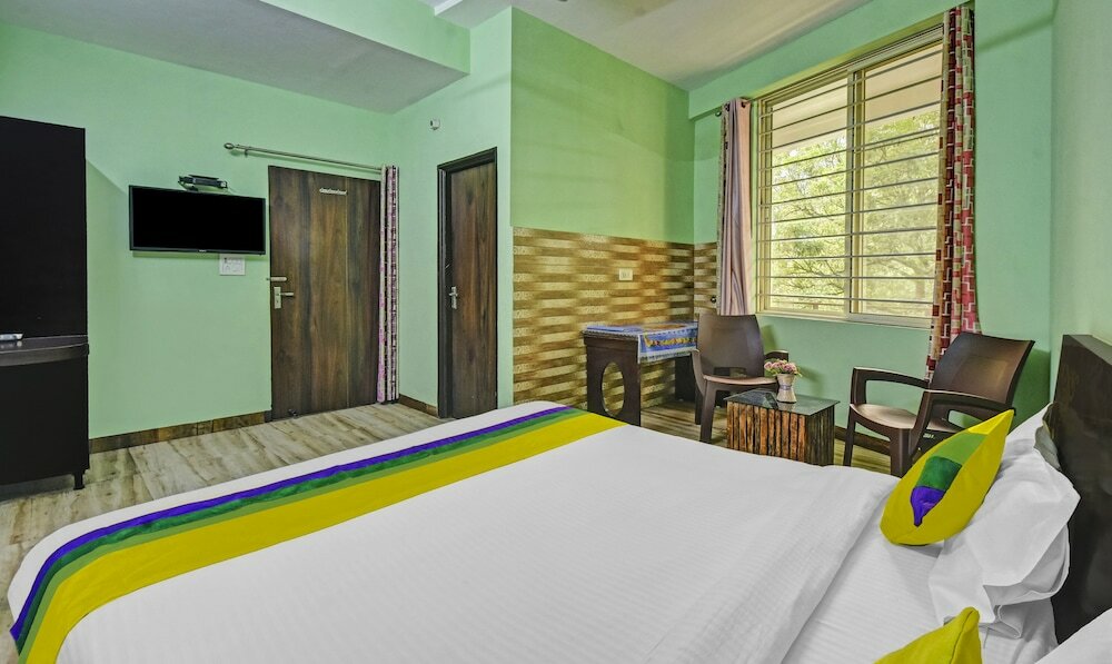 Фото Itsy by Treebo - Krishna Heights