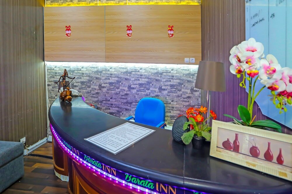 Фото Oyo 92306 Barata Hotel