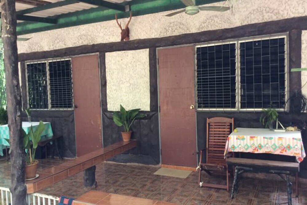 Фото Sam's Jungle Guesthouse