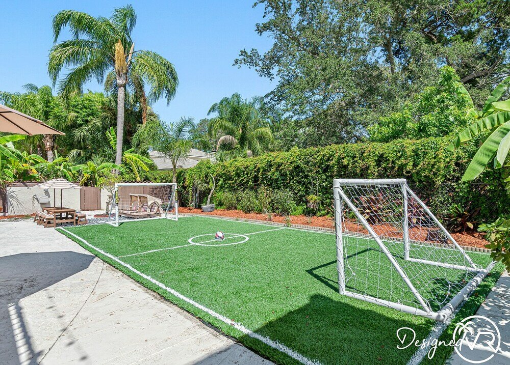 Фото 8 Br Heated Pool & Soccer Field
