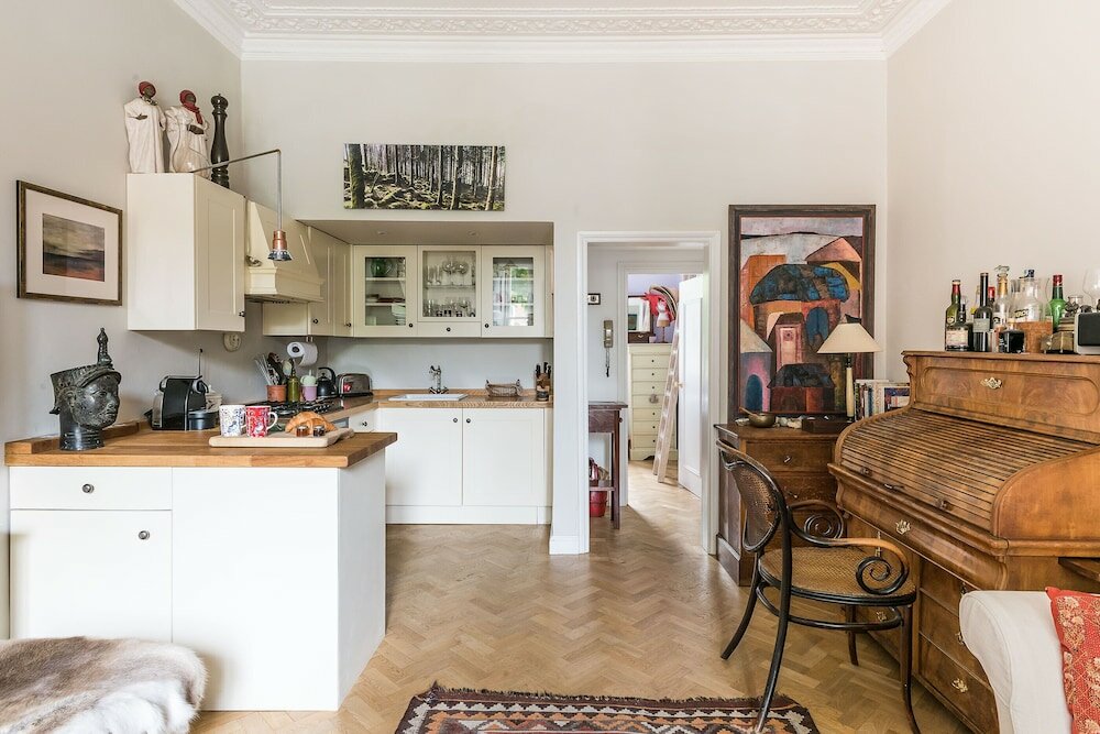 Фото Distinctive Kensington 1-bed flat