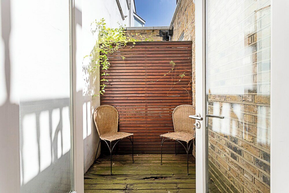 Фото Homely Islington Flat