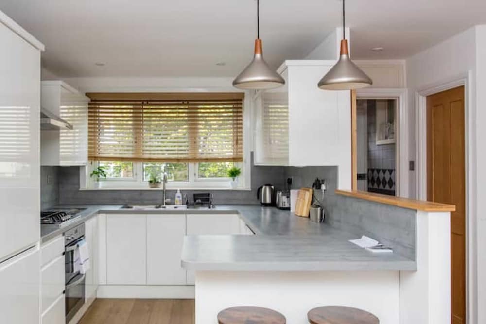 Фото Spacious 3 Bedroom Apartment With Large Balcony