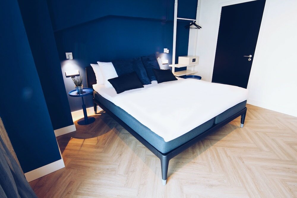 Фото Bed Bites & Business Hotel Rotterdam