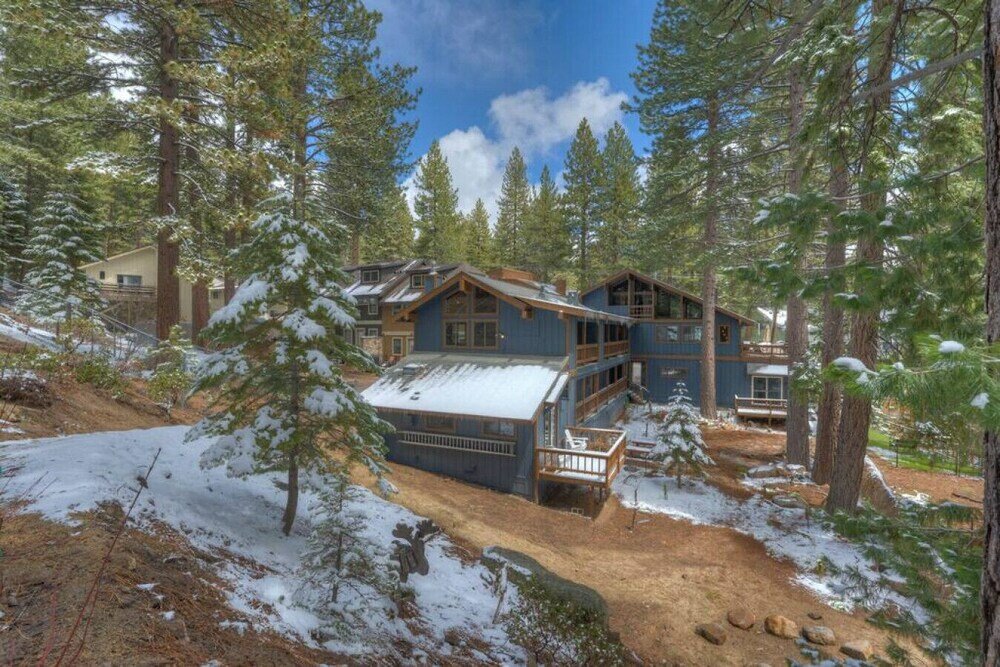 Фото Studio with Large Deck and Full Kitchen