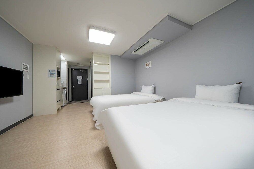 Фото Yeosu Myoungga Hotel