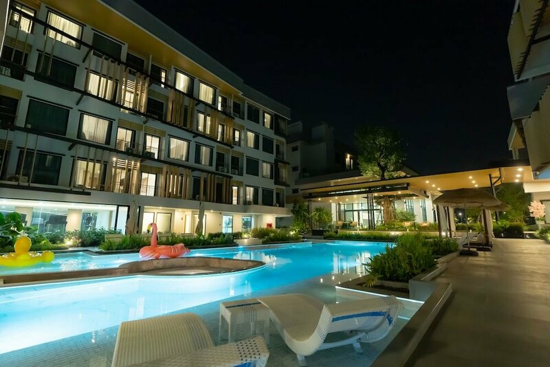 Гостиница Crystal Srivaree Suvarnabhumi Hotel
