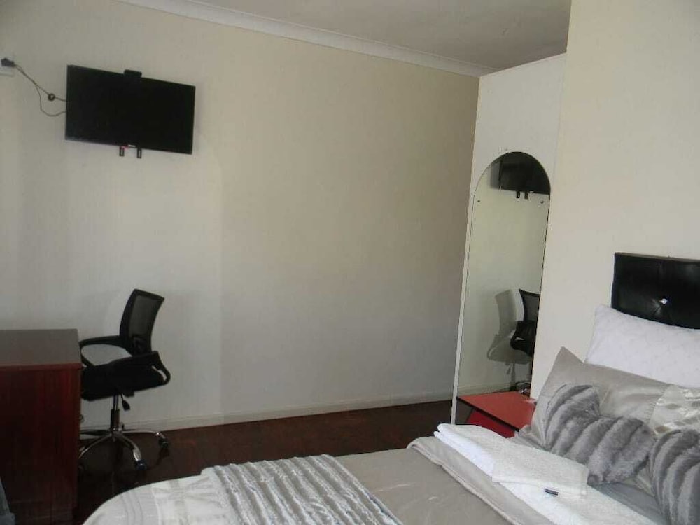 Фото M2t Guest House