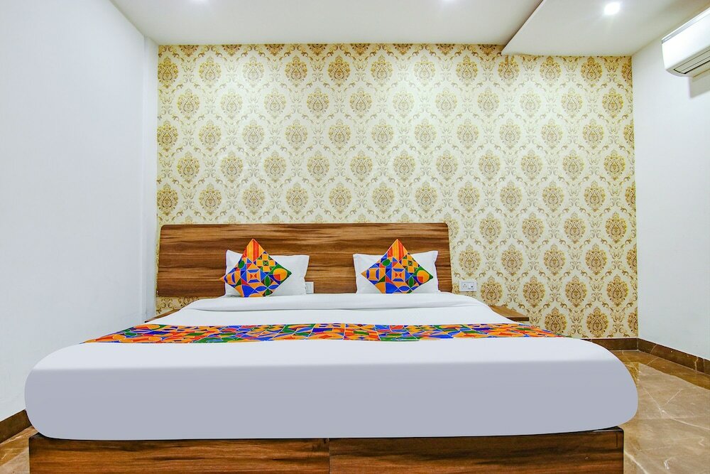 Фото Fabexpress The Divine Residency