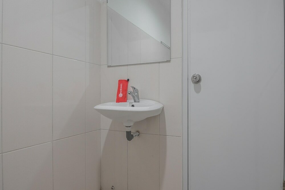 Фото RedDoorz near Living Plaza Balikpapan