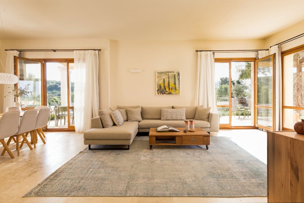 Фото Kapsaliana Village Hotel