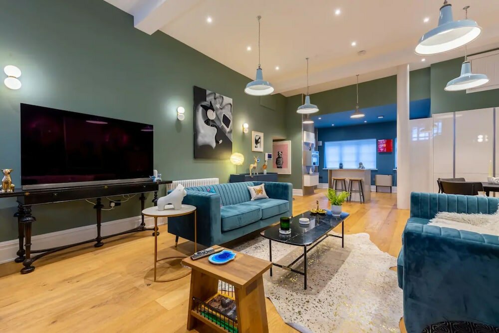 Фото Bright and Stylish 2 Bedroom Flat in Chiswick