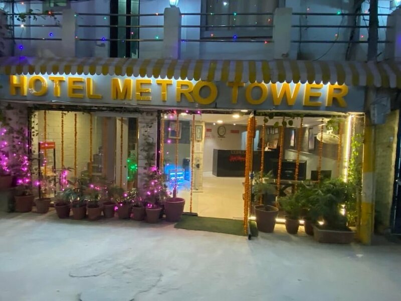Гостиница Hotel Red Blu в Дели