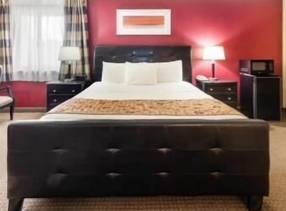 Фото Ramada by Wyndham Bettendorf