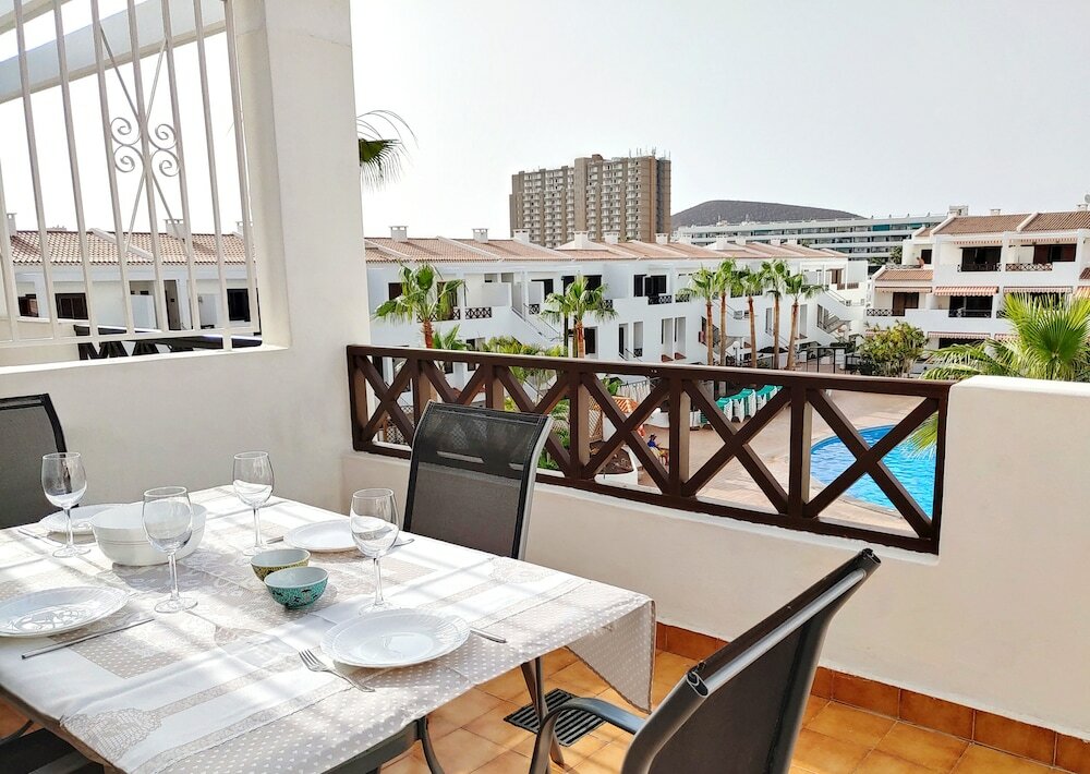 Фото Pool View Los Cristianos by HelloApartments