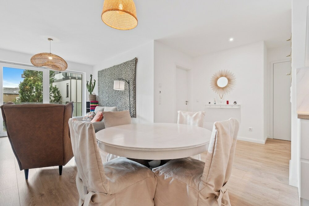 Фото Stylish Apt Bouneweg-Süd Book Now Id225