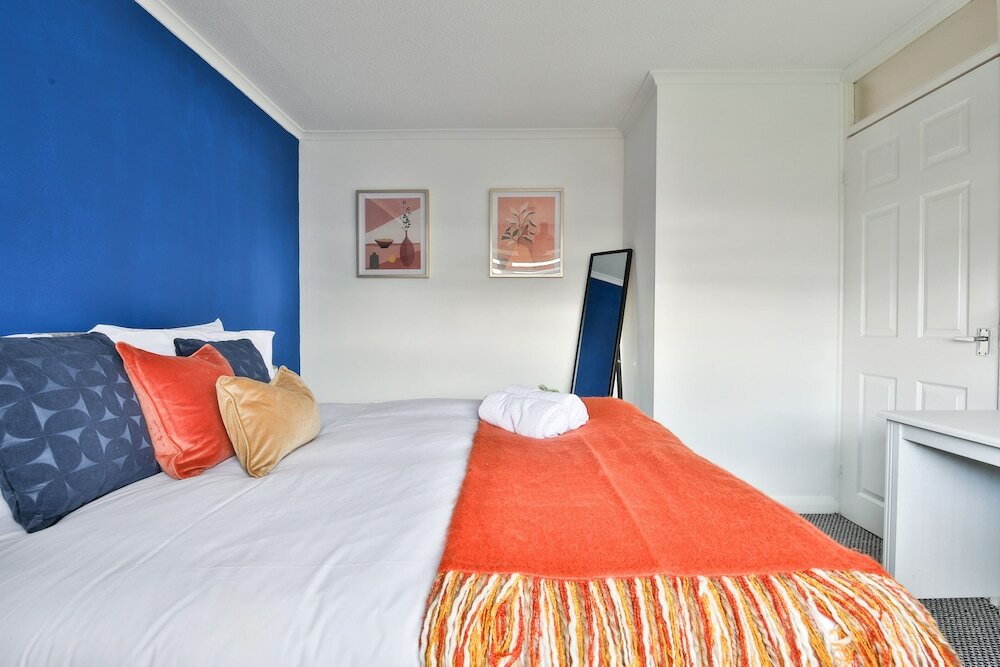 Фото Spacious 3 Bedroom House in Barry