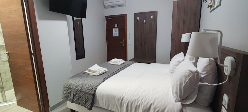 Фото Square Hôtel - Nimes