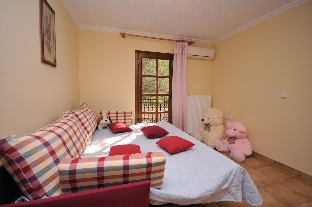 Фото Family Maisonette with Pool near Beach