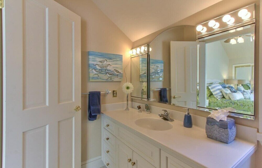 Фото Lx33: Luxury Vacation Villa On Pebble Beach With Pool