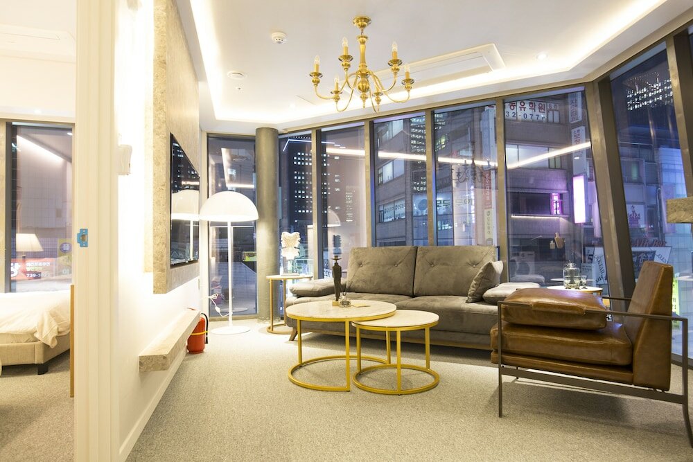 Фото Uh Suite The Jongno