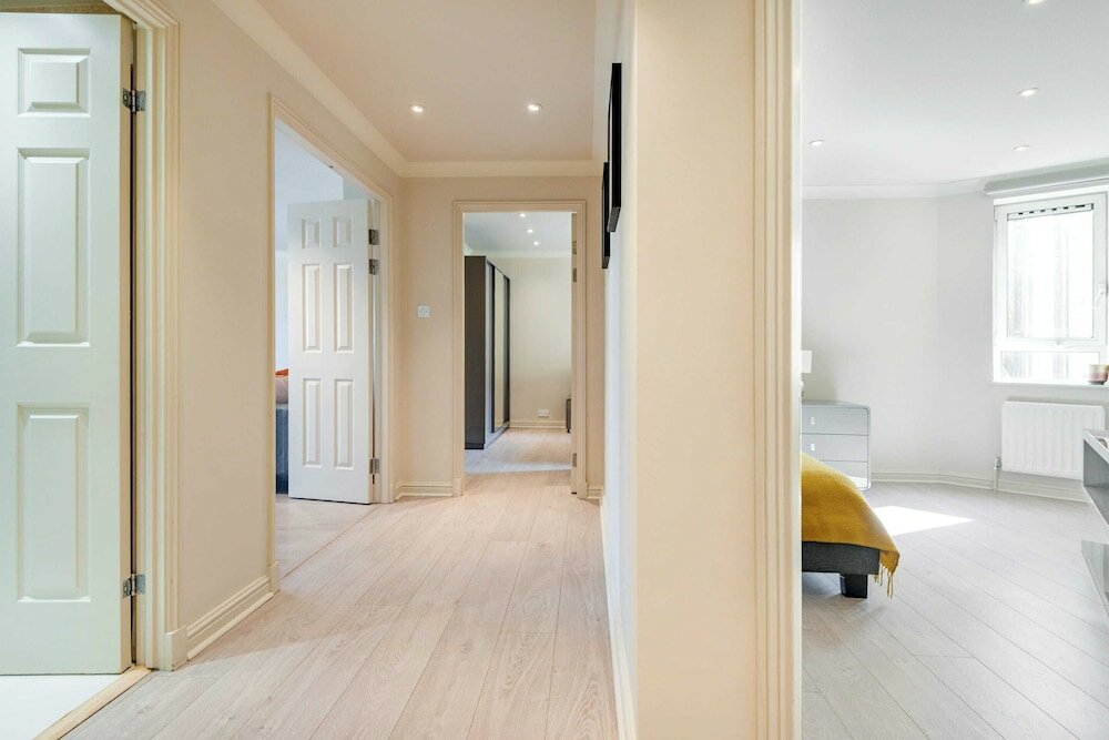 Фото Stunning 3-bed in the heart of London