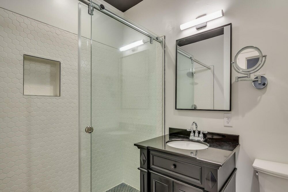 Фото Adina - Suite 202