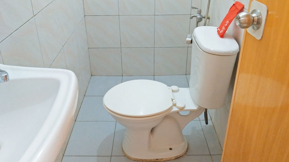 Фото RedDoorz near Baclay Drive Super Metro