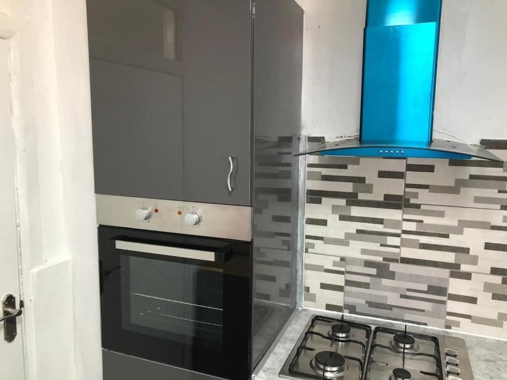 Фото Featherstone Court