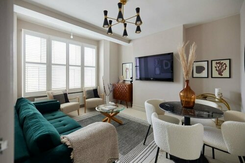 Гостиница The Spezia Escape - Inviting 2bdr Flat в Лондоне
