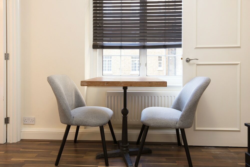 Фото Bright Apartment in Marble Arch by Allô Housing