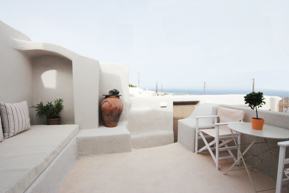 Фото White Grape Suites