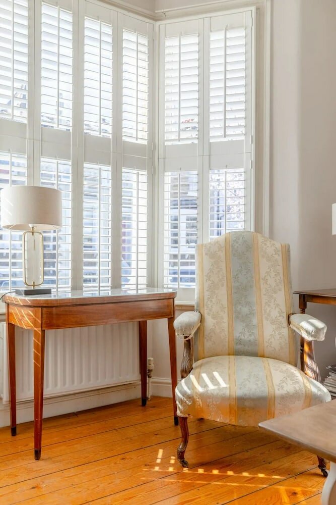 Фото Charming 2 Bedroom Home in West London