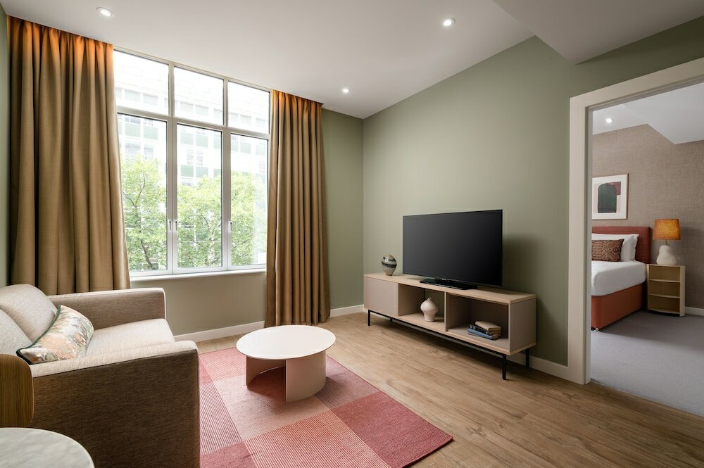 Фото The Lincoln Suites