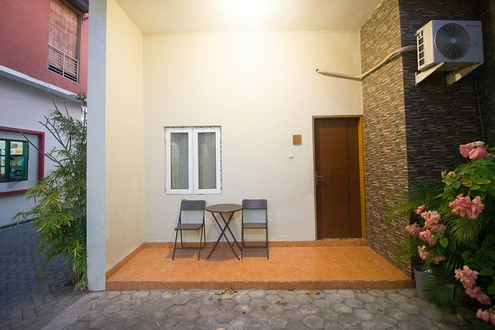 Фото RedDoorz Plus Syariah near Alun Alun Sampang