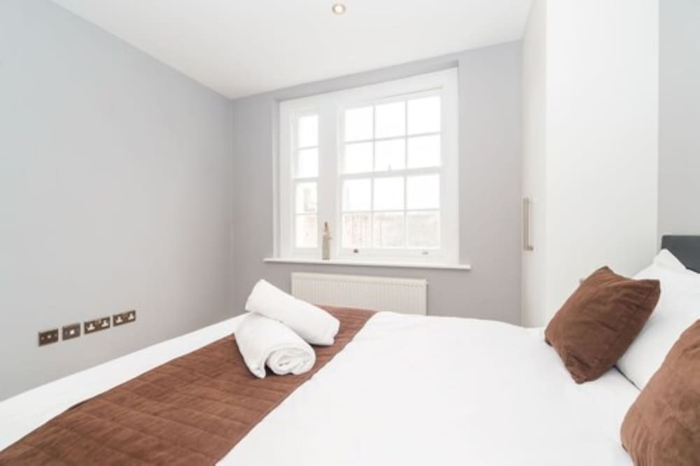 Фото Pml Apartments Southwick Street