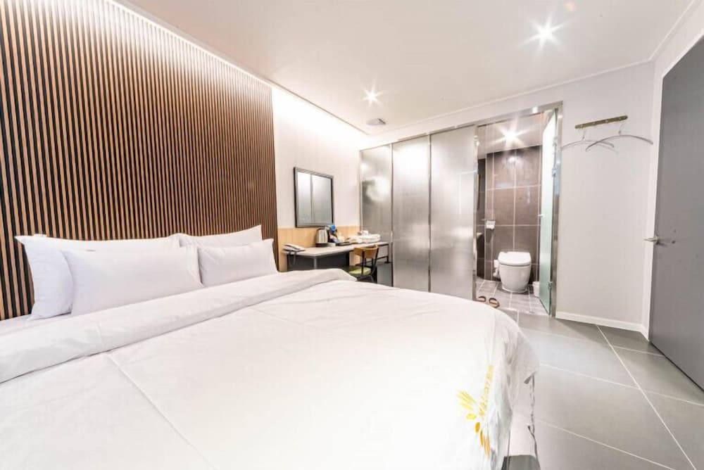 Фото M&Lucky Hotel